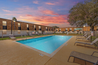 Casa del Rey Apartments in Kingsville, TX - Building Photo - Building Photo