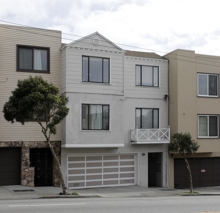 3951 Mission St in San Francisco, CA - Building Photo