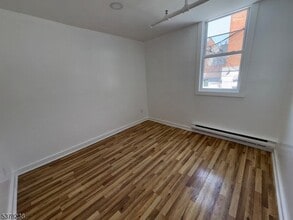 275 Main St, Unit 3 in Paterson, NJ - Building Photo - Building Photo