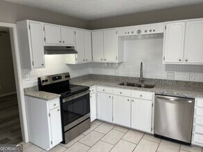 859 Park Pl NE in Conyers, GA - Building Photo - Building Photo