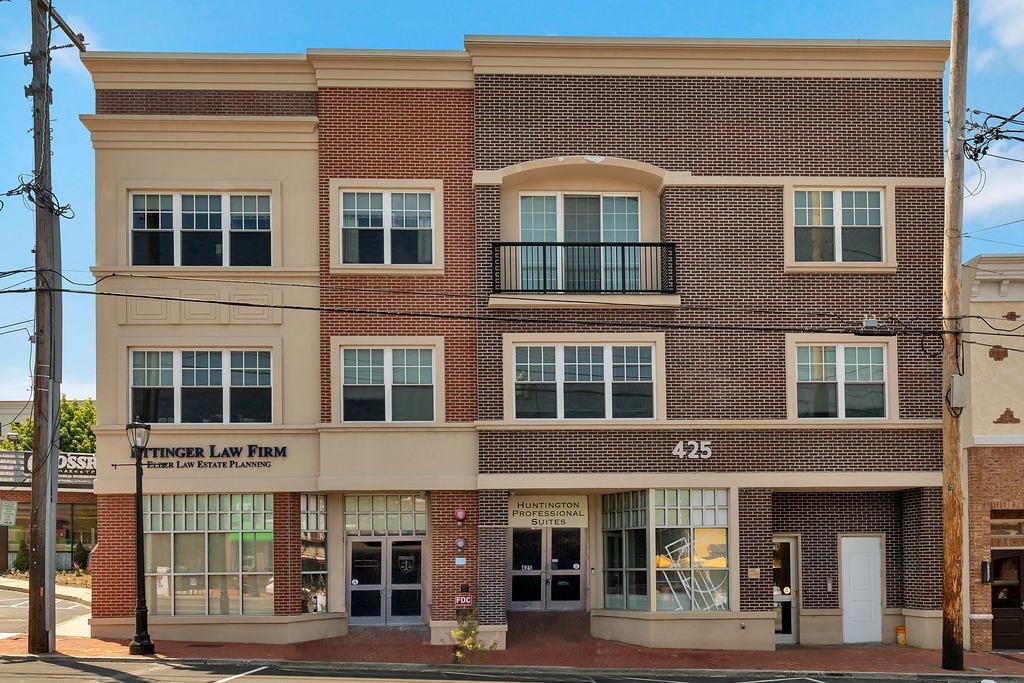 425 New York in Huntington, NY - Building Photo