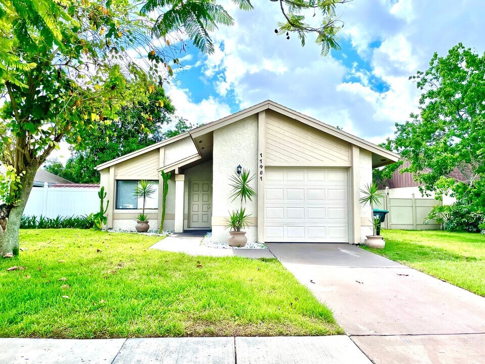 11451 Darlington Dr in Orlando, FL - Building Photo