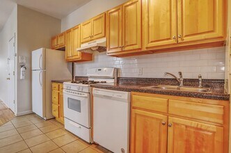 275 Webster Ave in Jersey City, NJ - Foto de edificio - Building Photo