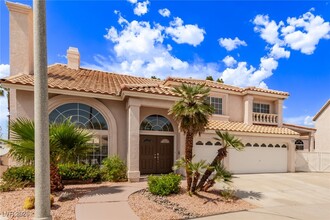 2502 Horseshoe Bay Ct in Henderson, NV - Building Photo - Building Photo