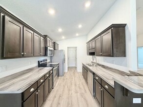 4117 Hazelhurst Dr in Milton, FL - Building Photo - Building Photo