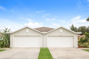 9000 Aegean Cir in Lehigh Acres, FL - Building Photo