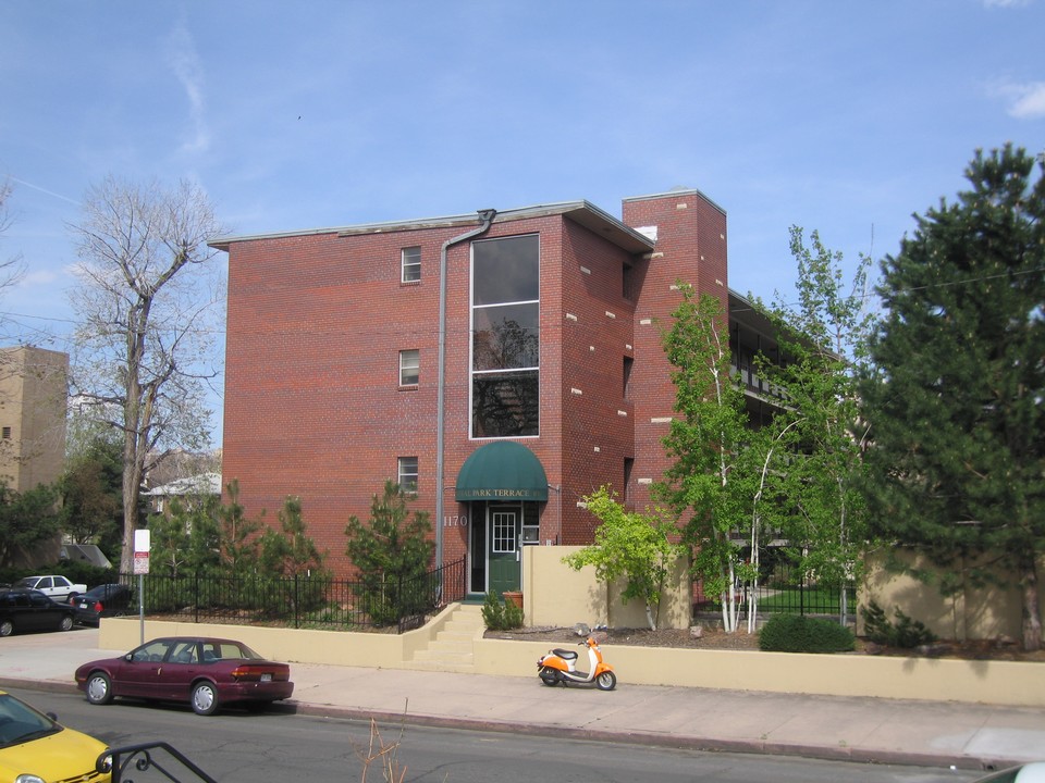 Central Park Terrace in Denver, CO - Building Photo