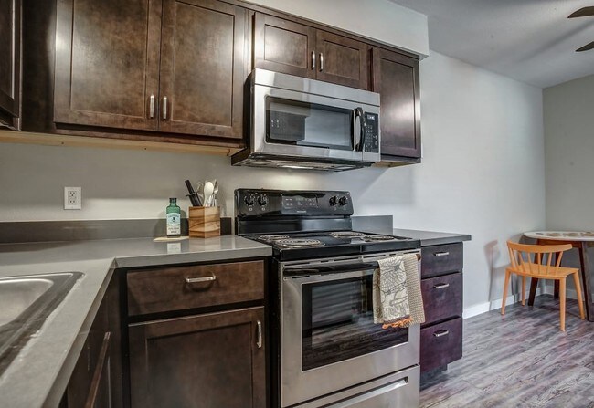 Charleston Apartments photo'