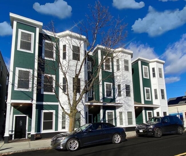 258 Bremen St in Boston, MA - Building Photo - Building Photo