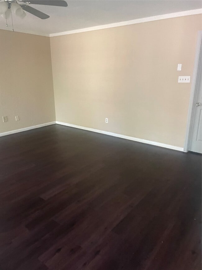 property at 43 N Pathfinders Cir