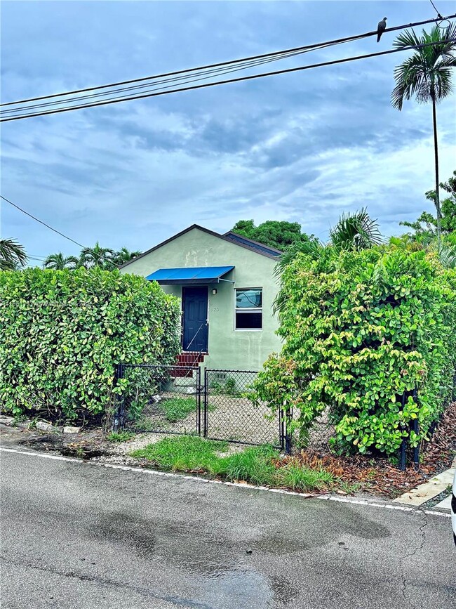 property at 920 NW 22nd Ct