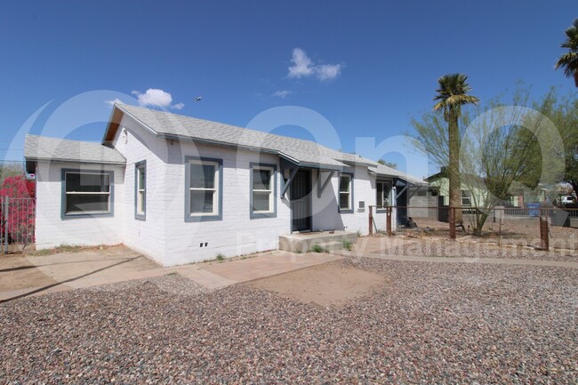 property at 1022 S Montezuma Ave