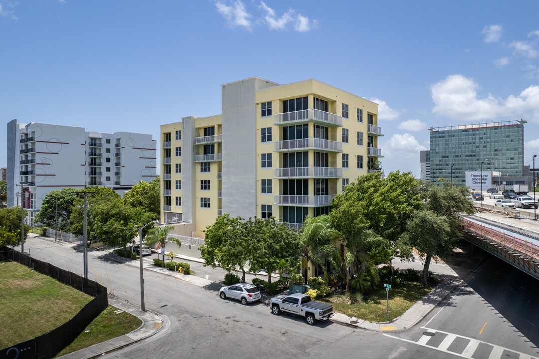 Highland Park Lofts in Miami, FL - Building Photo