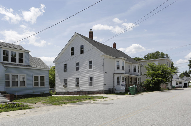 27-31 River St in Rochester, NH - Foto de edificio - Building Photo