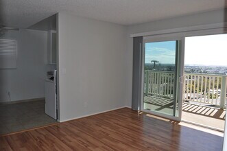 3305 Hilltop Dr, Unit 3305 in Ventura, CA - Foto de edificio - Building Photo