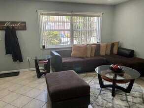 9050 NW 28th St in Coral Springs, FL - Building Photo - Building Photo