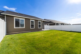 Majestic Villas in Rathdrum, ID - Foto de edificio - Building Photo