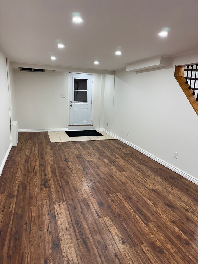 property at 7 Empson Crt