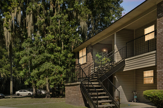 Ardens Place Apartments in Savannah, GA - Foto de edificio - Building Photo