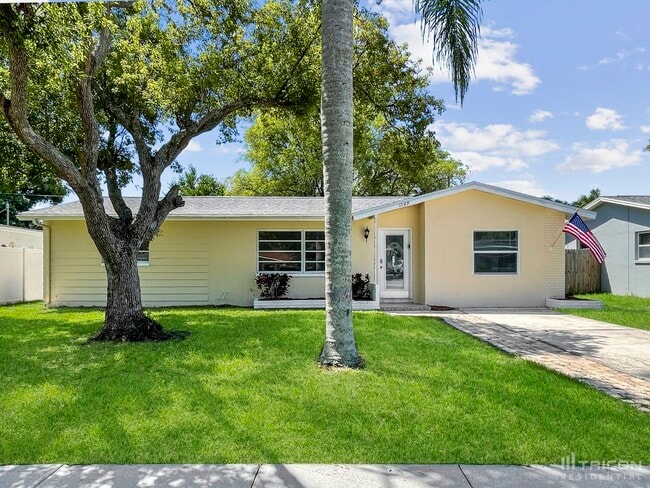 1729 Carlisle St in Clearwater, FL - Building Photo - Building Photo