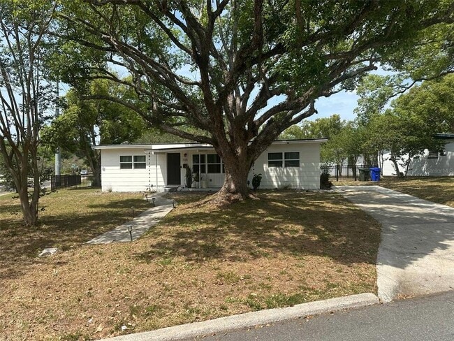 property at 725 W Shady Ln