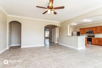 8020 Valley Crest Dr, Unit 13-6705W in Fort Worth, TX - Foto de edificio - Building Photo