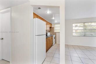 1715 N 16th Ave in Hollywood, FL - Foto de edificio - Building Photo