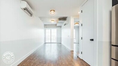 31-19 37th St in Queens, NY - Building Photo - Building Photo