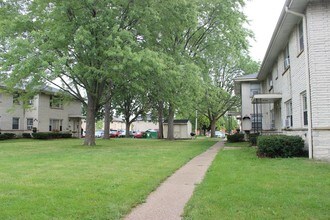 5020-5030 S 14th St in Milwaukee, WI - Foto de edificio - Building Photo