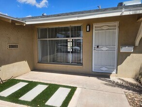 8116 E Monte Vista Rd in Scottsdale, AZ - Building Photo - Building Photo