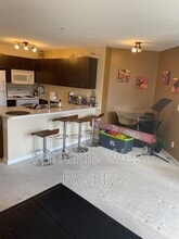 539 Yates Rd in Kelowna, BC - Building Photo - Building Photo