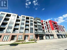 3265 Carding Mill Trail in Oakville, ON - Building Photo
