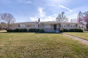 1702 Bonnyville Blvd in Louisville, KY - Building Photo