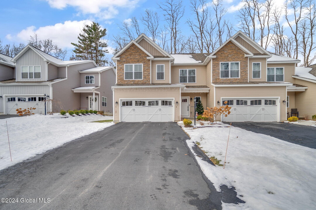 30A Idared Ln in Clifton Park, NY - Building Photo