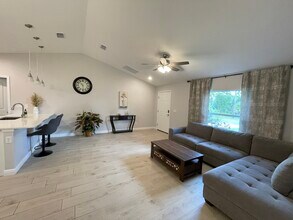 15223 Faulkner Ave in Port Charlotte, FL - Foto de edificio - Building Photo