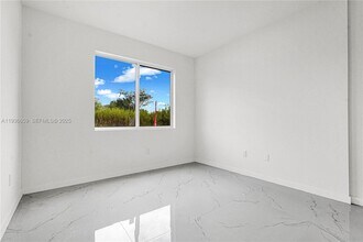 22431 SW 125th Ave in Homestead, FL - Foto de edificio - Building Photo