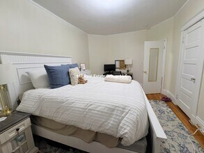 208 Winthrop Rd in Brookline, MA - Foto de edificio - Building Photo