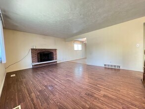 778 E Enchanted Dr in Midvale, UT - Building Photo - Building Photo