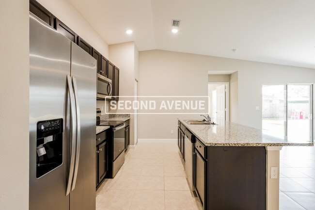 3090 Tinley Rd SE in Palm Bay, FL - Building Photo - Building Photo