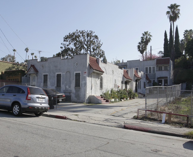 1548-1550 1/2 Micheltorena St in Los Angeles, CA - Building Photo - Building Photo