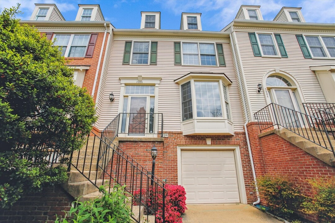 5806 Appleford Dr in Alexandria, VA - Building Photo