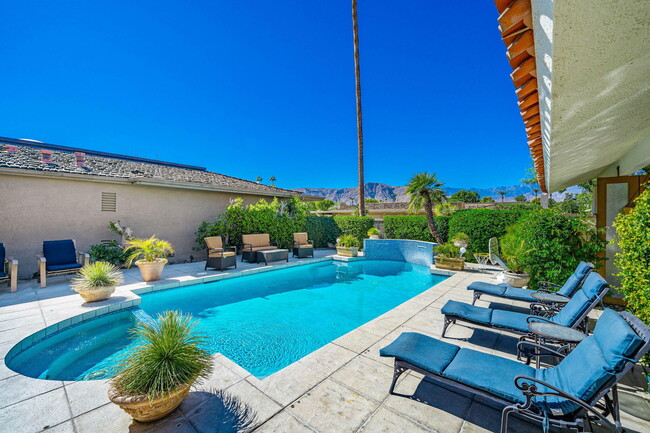 4 Dartmouth Dr in Rancho Mirage, CA - Building Photo - Building Photo