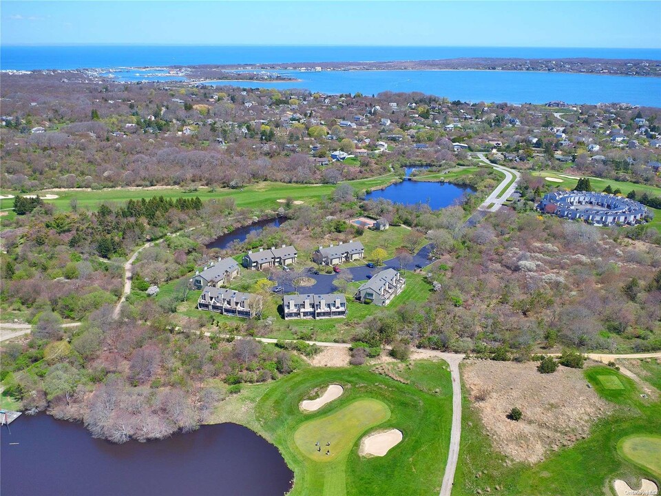 52 Fairway Pl-Unit -7 in Montauk, NY - Foto de edificio