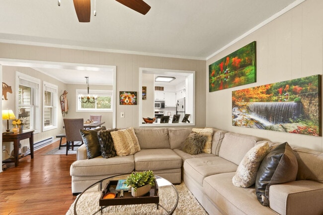 1216 Pinnacle Rdg Rd
