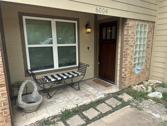 6004 Palm Cir in Austin, TX - Building Photo - Building Photo
