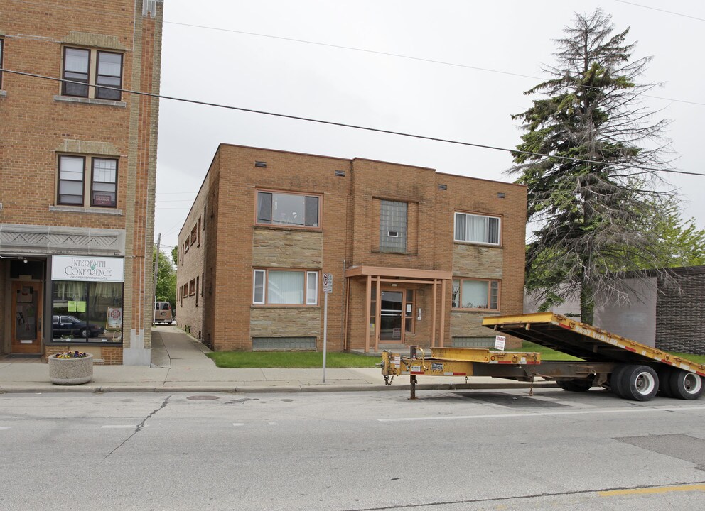 5411 W Vliet St in Milwaukee, WI - Foto de edificio