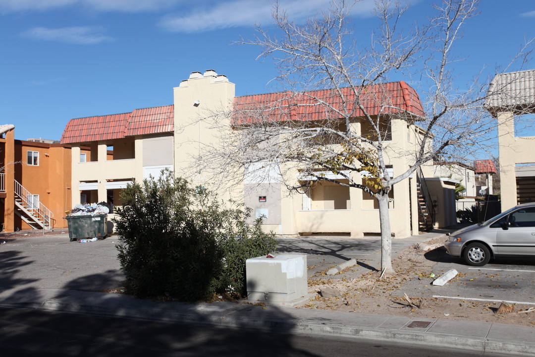 Sierra Oeste in Las Vegas, NV - Building Photo