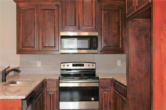 1005 G W Jackson Ave in Corsicana, TX - Building Photo - Building Photo