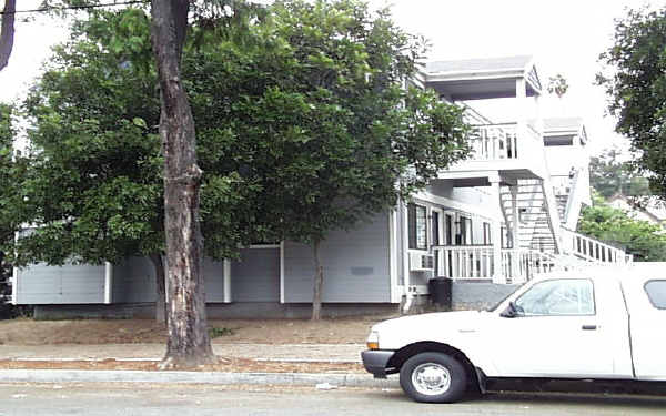 5817-5821 Piedmont Ave in Los Angeles, CA - Building Photo - Building Photo