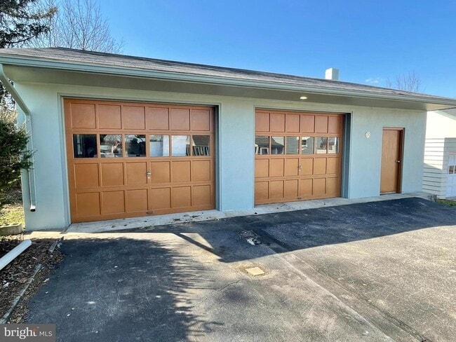 property at 241 Fort Loudon Rd